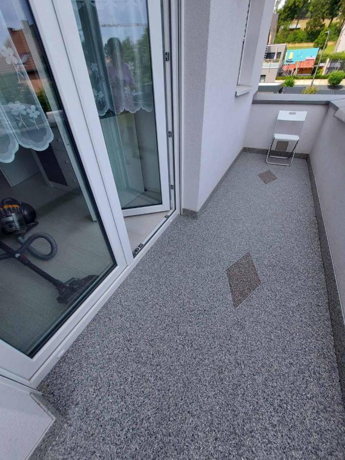 Lovely 2 Bedrooms Of Totally 30 M2 With Private Balcony Vichten Bagian luar foto